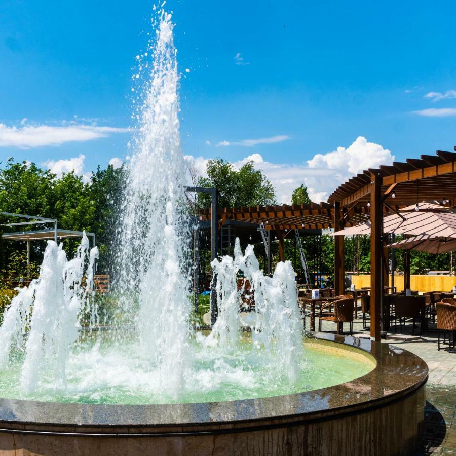 Alpen Park Hotel Shymkent Exterior foto