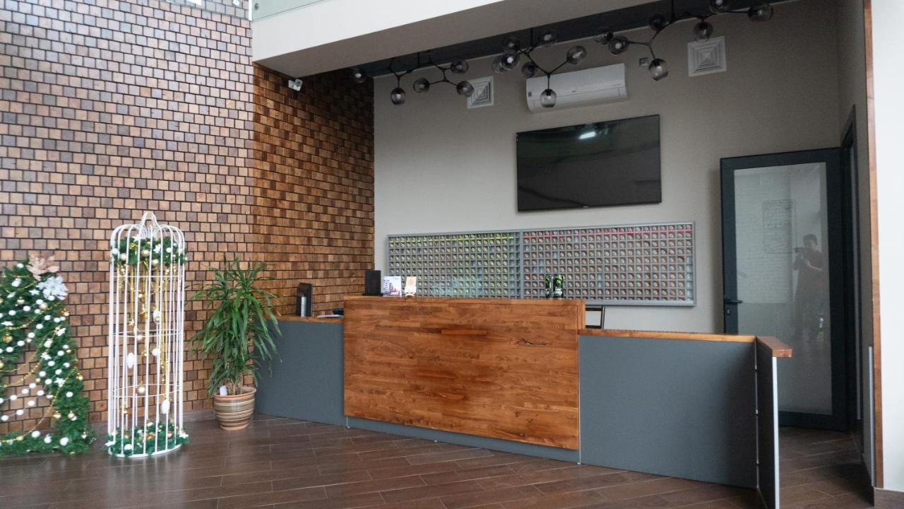Alpen Park Hotel Shymkent Exterior foto